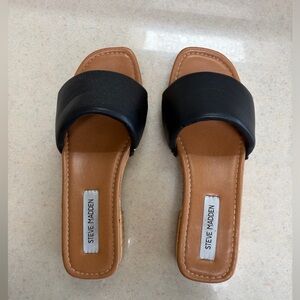 Steve Madden Black and Tan Slide Mules